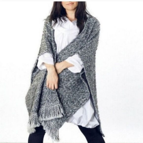 Bryn Walker Virginia Wool Blend tweed Fringed Poncho - Picture 1 of 11